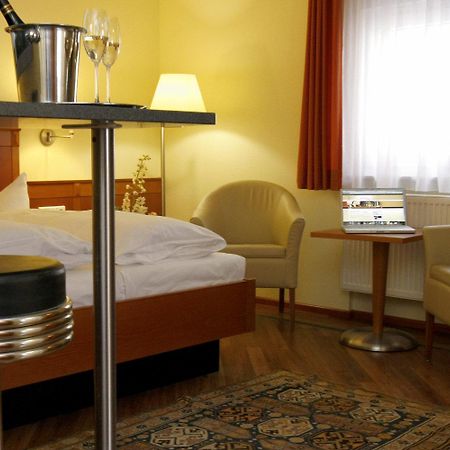 Gaestehaus Kral Эрланген Экстерьер фото