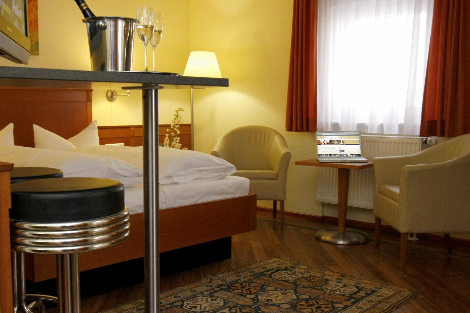 Gaestehaus Kral Эрланген Экстерьер фото
